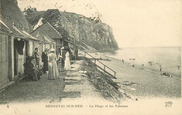 Carte postale ancienne de Berneval-sur-Mer, la plage et les falaises, vers 1900