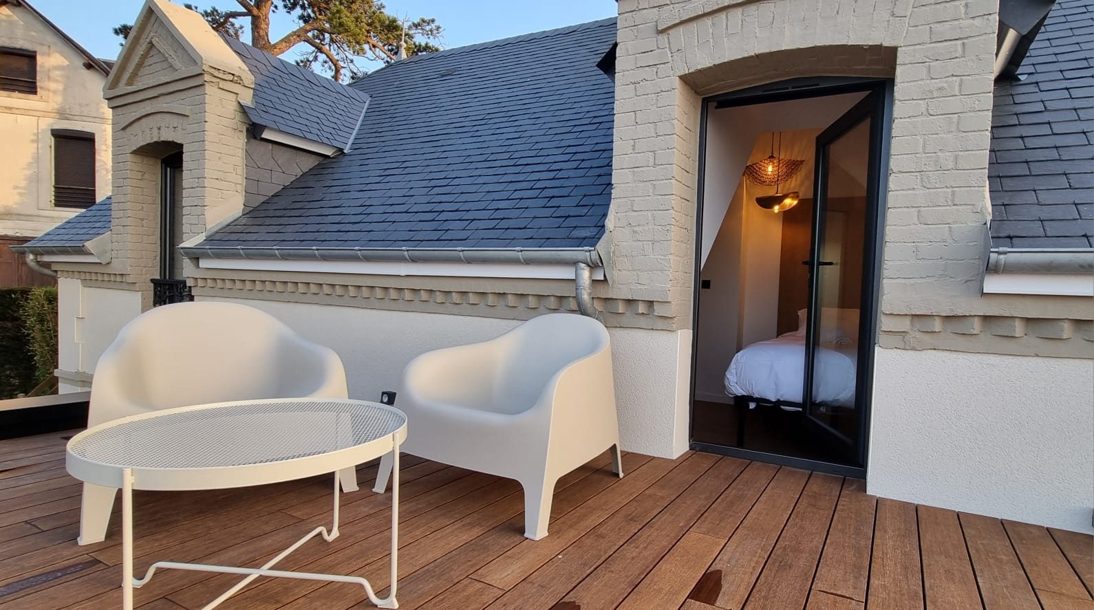 Terrasse sur le toit avec salon extérieur